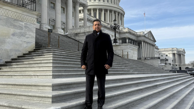 Piden a EEUU captura de Cabeza de Vaca con fines de extradición