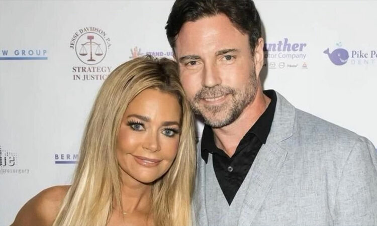 Deberá Denise Richards pagar manutención a Aaron Phypers