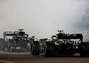 Mercedes y sus clientes enfrentan retrasos en la certificación del combustible sostenible para 2026