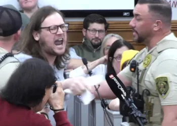 Autoridades de Tennessee rechazan instalación de ICE