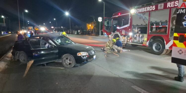 Choque múltiple en la carretera Victoria–Monterrey deja una mujer lesionada