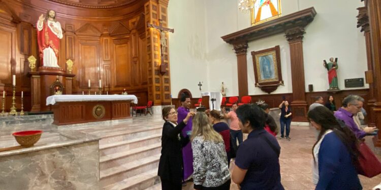 Fieles de Victoria inician la Cuaresma con el Miércoles de Ceniza