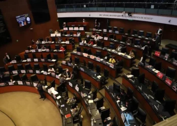 Proponen reducir a 96 el número de senadores