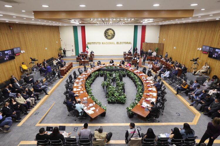 INE cancela devolución de ahorros tras recorte de mil millones de pesos