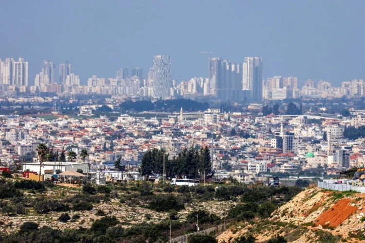 SRE pide a mexicanos evitar viajes a Irán e Israel