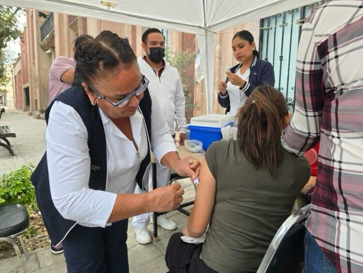 Módulos de vacunación en Tamaulipas para frenar el sarampión