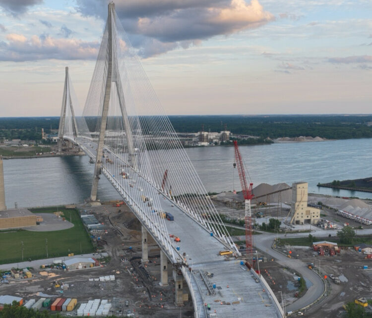 Trump bloquea la apertura del puente con Canadá