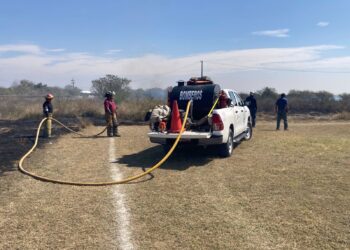 Incendio pone en riesgo la vida de jóvenes futbolistas