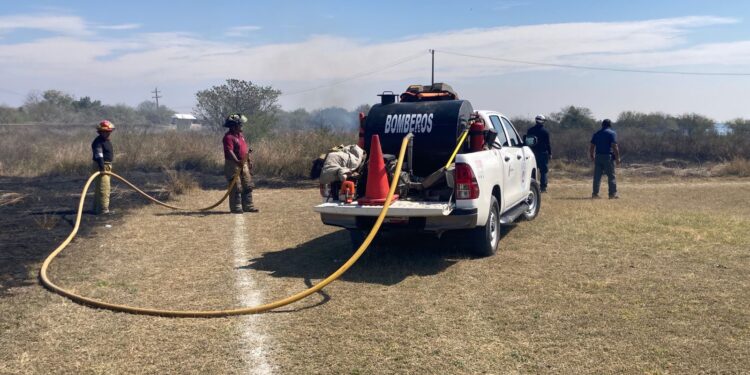 Incendio pone en riesgo la vida de jóvenes futbolistas