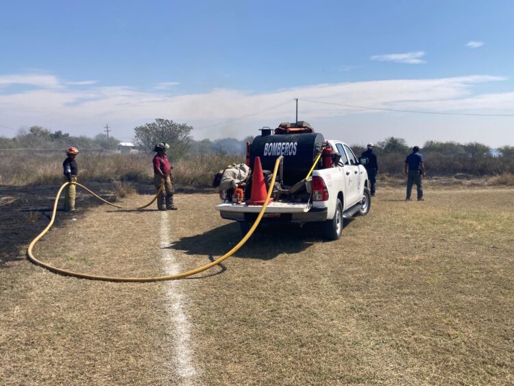 Incendio pone en riesgo la vida de jóvenes futbolistas
