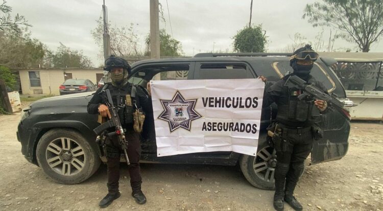 Aseguran vehículos con blindaje artesanal y municiones en autopista de Reynosa