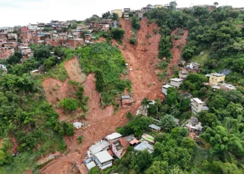 Aumenta a 53 cifra de muertos por lluvias en Brasil
