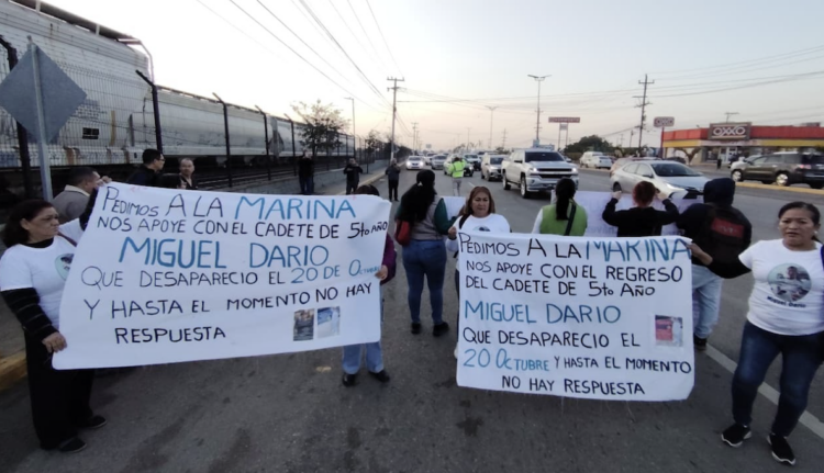 Caos vial en Avenida de la Industria por protesta ante desaparición de joven