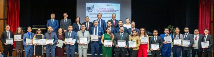 Egresan médicos residentes en hospital de Especialidades de Victoria