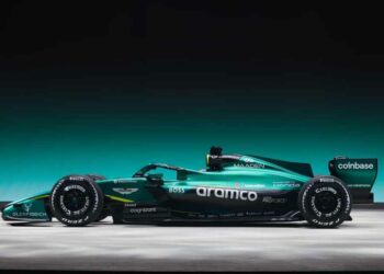 Adrian Newey presenta el nuevo auto de Aston Martin F1 2026