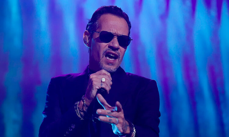 Marc Anthony desmiente a Brooklyn Beckham: “La versión de la boda es falsa”