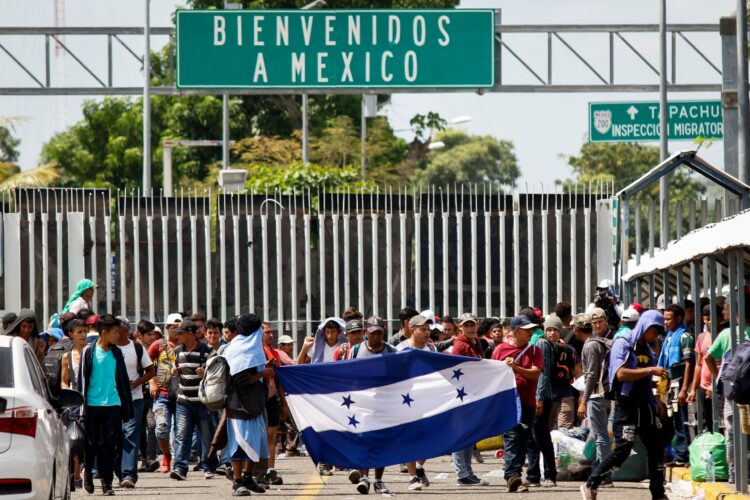 Cae 87 % la detención de migrantes en México