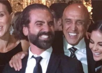 Alejandro Fernández rinde homenaje póstumo al productor Pedro Torres en León.