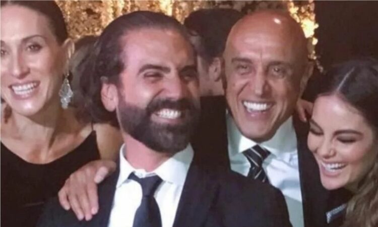 Alejandro Fernández rinde homenaje póstumo al productor Pedro Torres en León.