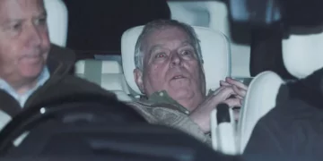 Liberan al ex príncipe Andrew de Inglaterra, sigue bajo investigación