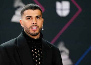 Rauw Alejandro responde a las críticas de Cazzu tras la polémica por el sencillo “Rosita”