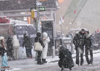 Nueva tormenta invernal paraliza a Nueva York