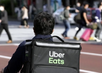 Revisan condiciones laborales en plataformas digitales