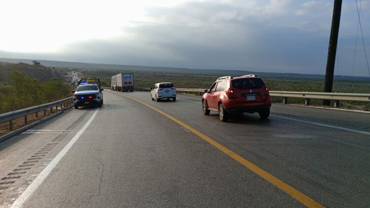 Choque de tráileres deja un muerto en Llera