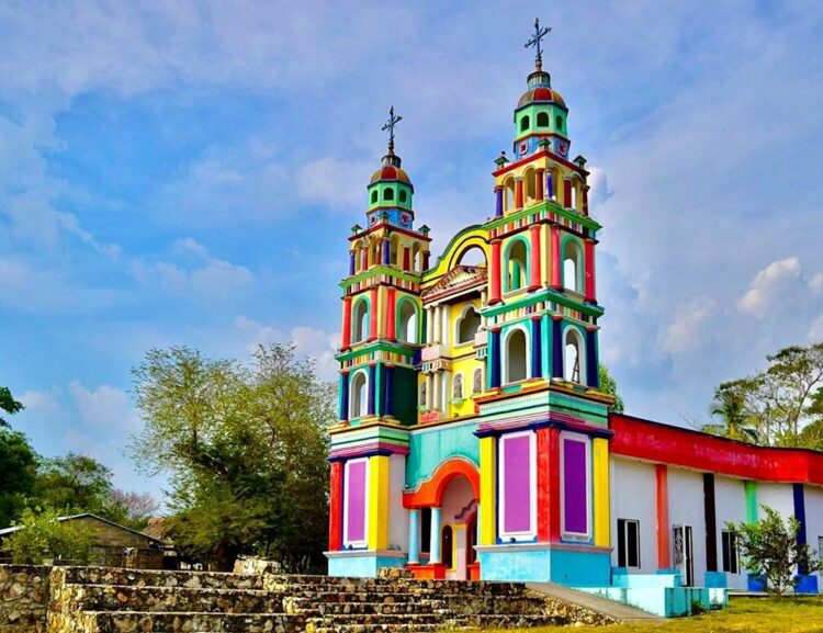 El templo más colorido de Tabasco: descubre la joya oculta del Ejido Leona Vicario