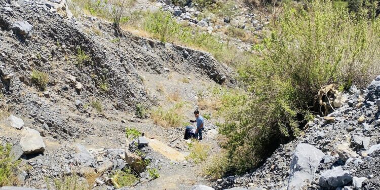 Rescata PC a jóven que cayó en barranco