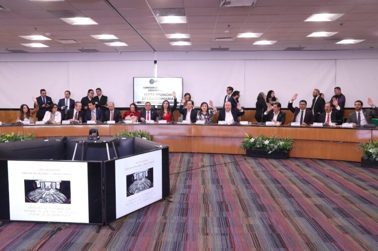 La Comisión de Hacienda del Congreso aprobó reforma el Código Fiscal de la Federación