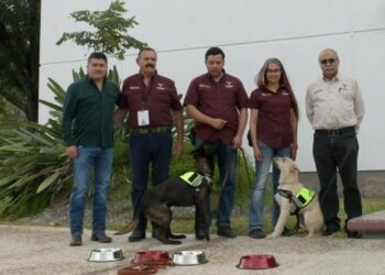 Integran perros adiestrados a inspección de gusano barrenador del ganado en casetas sanitarias