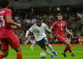 Reabre el Estadio Azteca con deslucido empate 0-0 de México y Portugal