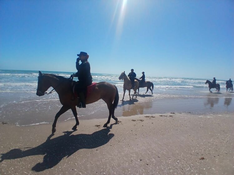 Realiza Grupo Montado de Guardia Estatal vigilancia en playa La Pesca de Soto la Marina