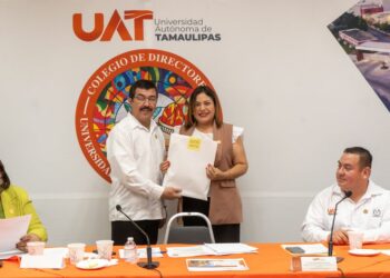 Destacan 44 egresados de la UAT por excelencia nacional en evaluación profesional