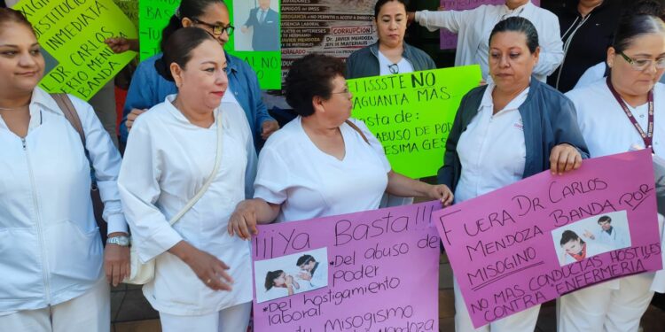 Empleados cierran delegación del ISSSTE en Victoria