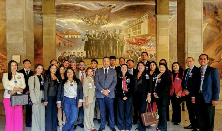 Estudiantes de Derecho de la UAT realizan estancia académica en la SCJN y la Cámara de Diputados