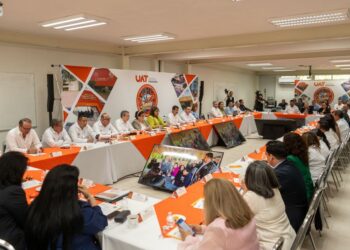 Rector Dámaso Anaya encabeza la 17.ª Reunión del Colegio de Directores de la UAT