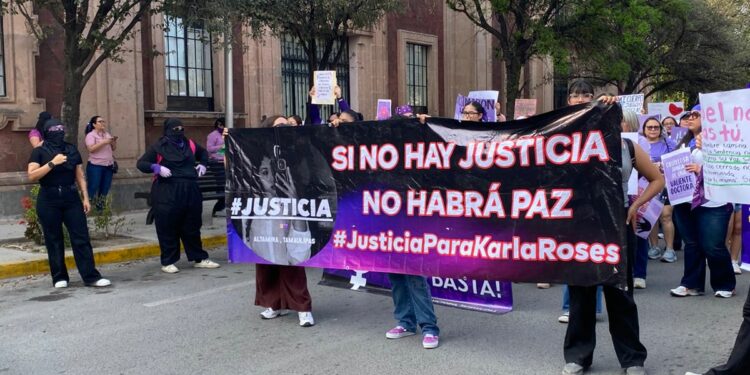Marchan mujeres exigiendo respeto a sus derechos