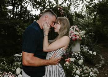 Taylor Swift y Travis Kelce anuncian fecha de boda para el verano de 2026