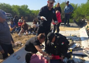 Vuelca autobús en Padilla; 15 personas heridas