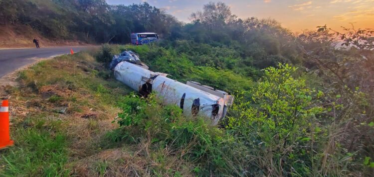 Vueklca pipa en Antiguo Morelos