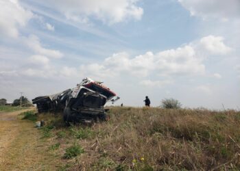 Vuelca tráiler con aceite comestible en carretera San Fernando-Matamoros