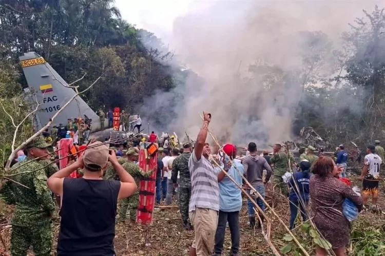 Se desploma avión militar en Colombia; 34 muertos