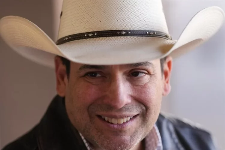 Bobby Pulido gana primaria demócrata en Texas