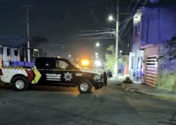 Ejecutan a dos afuera de sus domicilios en Nuevo León