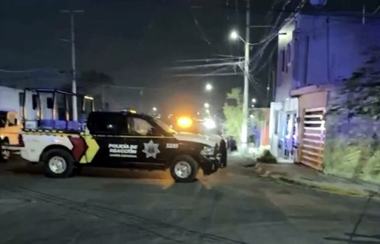 Ejecutan a dos afuera de sus domicilios en Nuevo León