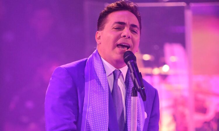 Cristian Castro conquista al público con un show lleno de nostalgia