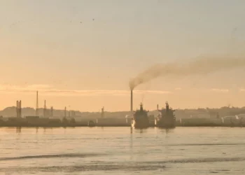 EU cede y deja pasar petróleo ruso a Cuba