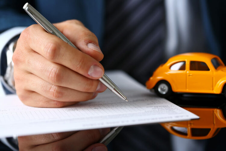 Cómo el Análisis Legal Determina la Culpa en Reclamaciones por Colisiones Múltiples